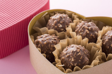 ハートの箱に入ったチョコレート