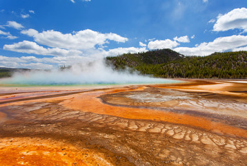 Grand Prismatic Spring, Midway Geyser Basin, Yellowstone National park, Wyoming, USA