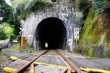 鉄道のトンネル