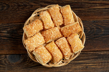 Puff biscuits with cheese