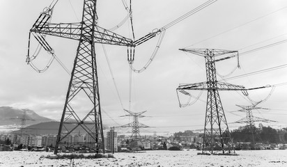 Conducting electrical voltage