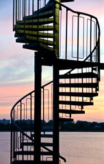 Stahlwendeltreppe im Freien