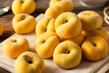 Naklejka na ściany i meble Raw Organic Yellow Pie Peaches