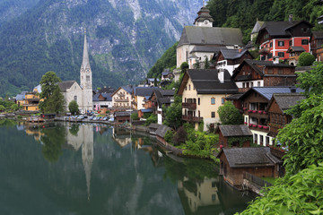 Fototapeta premium Hallstatt village reflections into the lake, Austria