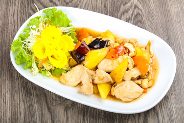 Chicken with pineapple and cahew nuts