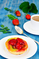 Cake with Strawberries and Kiwi