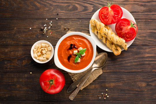 Tomato red pepper soup
