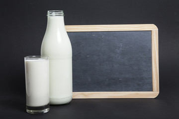 Milch mit Tafel