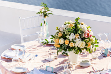 Fototapeta na wymiar Beautiful interior table setting for wedding, party, and restaur