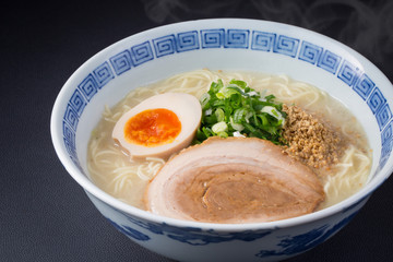 とんこつラーメン