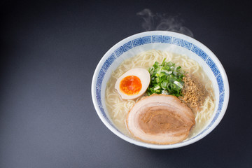 とんこつラーメン