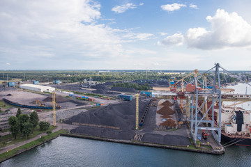 Naklejka premium Transhipment port