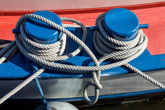 Doppelpoller an Bord eines Schiffes