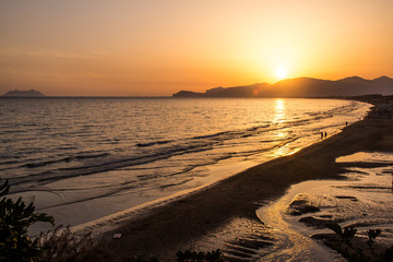 Obraz premium sunset on the beach of Sperlonga, Italy