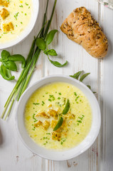 Curry soup with croutons