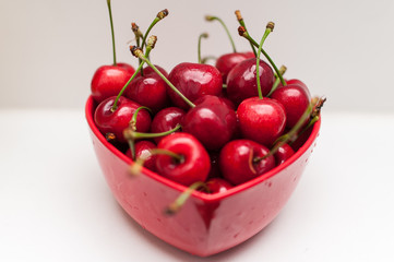 Kirschen in Herzform