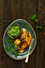 Snack of peas and mint with toast.