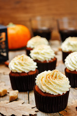 pumpkin cupcakes