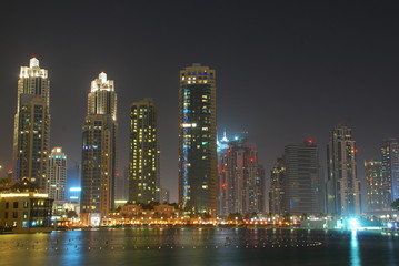 Fototapeta na wymiar Dubai city center view near the fountains