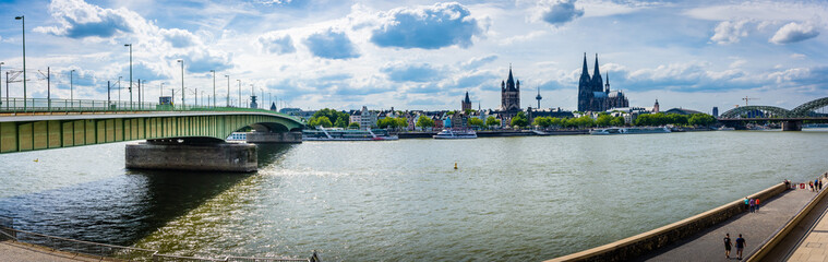 Fototapeta premium am Rhein