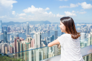 Fototapeta na wymiar Young woman visiting Hong Kong