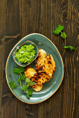 Snack of peas and mint with toast.