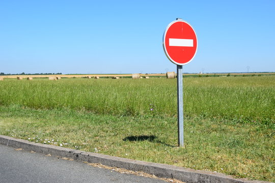 Durchfahrt verboten