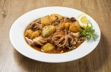 Plato de pulpo guisado
