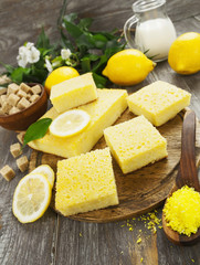 Lemon pie with coconut