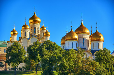 Fototapeta na wymiar Ivan the Great bell tower of the Kremlin wall