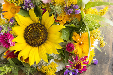 Naklejka premium Fresh Bouquet of Summer Flowers