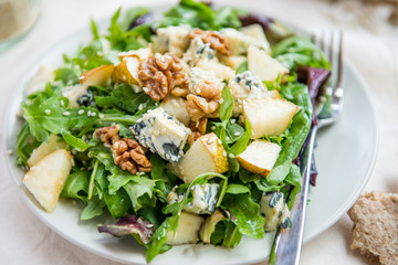 Green Salad with Pears, Blue Cheese, Walnuts