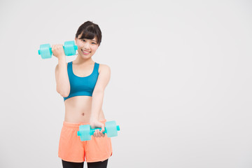 スポーツウェアで運動をする女性