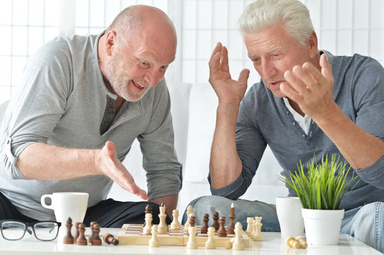 Two zoomers play the old game of chess 