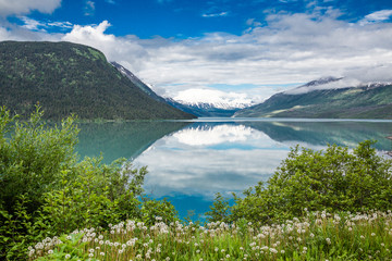 Naklejka premium Blue Lake in Alaskan Wilderness