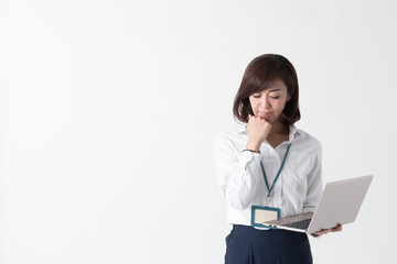 OLポートレート・ミドル女性(白バック)