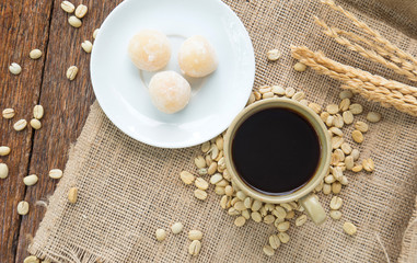 Coffee and sweets on Sackcloth brown.