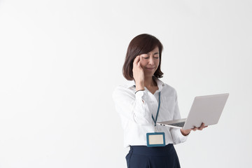 OLポートレート・ミドル女性(白バック)