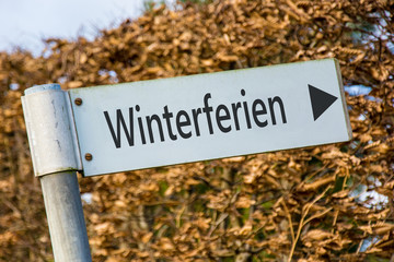 Schild 92 - Winterferien
