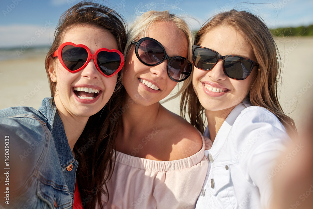 Canvas Prints group of smiling women taking selfie on beach