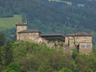 Fototapeta na wymiar Schloss Forchtenstein bei Neumarkt / Steiermark / Österreich