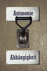 Schild 106 - Autonomie