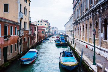 Fototapeta na wymiar View of Venice canal