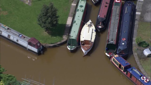  Bridgewater Canal At Worsley Delph
