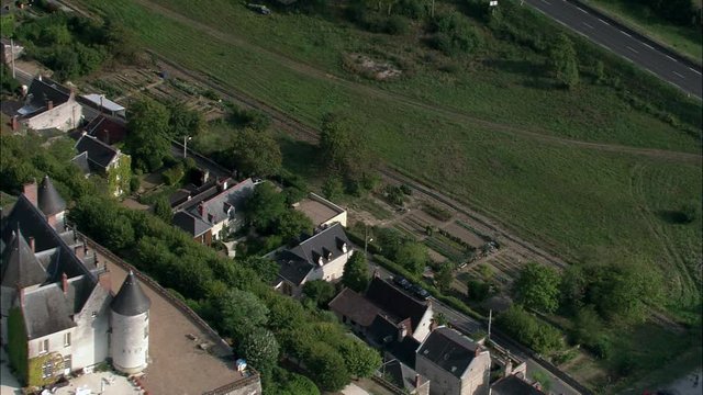 Chateau De Moncoutour