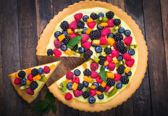 Berry fruit tart