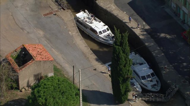 Canal Du Midi, Homps And Homps And Ognon Locks