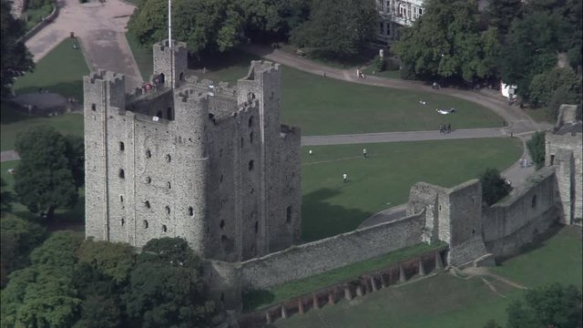 Rochester Castle With Zoom Out To Cathedral