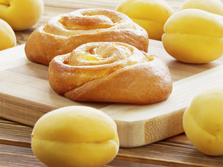 cake with jam and apricots