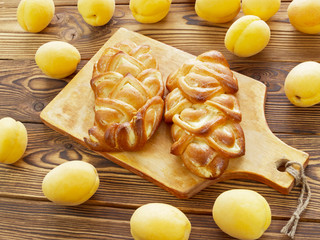 cake with jam and apricots